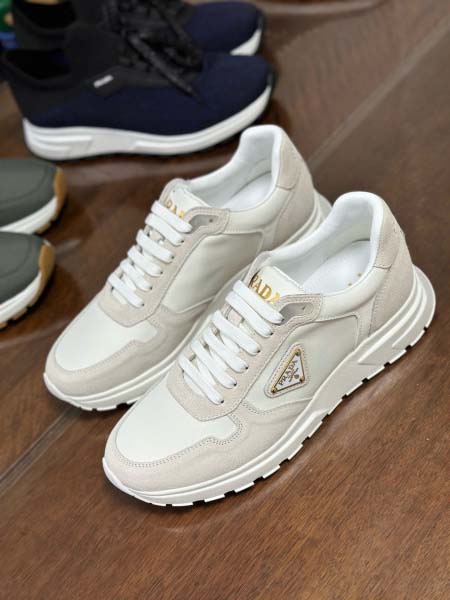 2025年9月17日入荷新品Pradaカジュアルシューズ/ス...