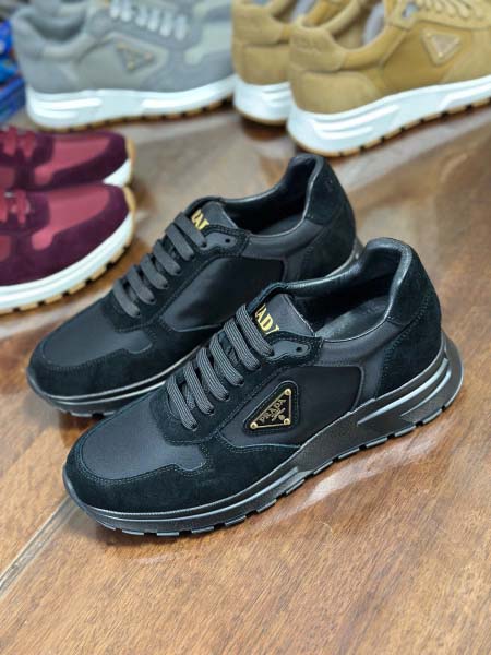 2025年9月17日入荷新品Pradaカジュアルシューズ/ス...