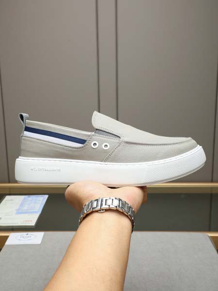 2025年9月19日入荷新品PRADAカジュアルシューズ/ス...