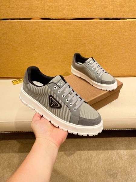 2025年9月20日入荷新品Pradaカジュアルシューズ/ス...