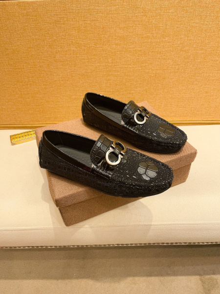 2025年9月22日入荷新品Ferragamoカジュアルシュ...