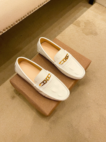 2025年9月22日入荷新品Ferragamoカジュアルシュ...