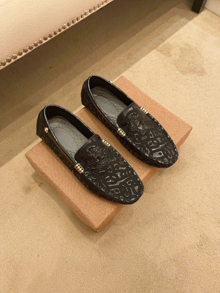 2025年9月22日入荷新品Versaceカジュアルシューズ...