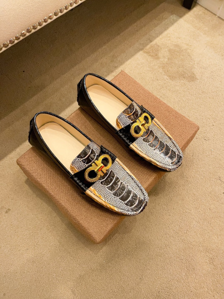 2025年9月22日入荷新品Ferragamoカジュアルシュ...