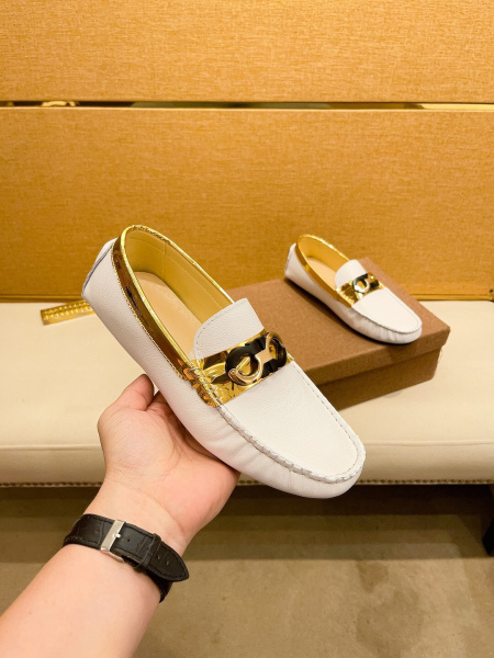 2025年9月22日入荷新品Ferragamoカジュアルシュ...