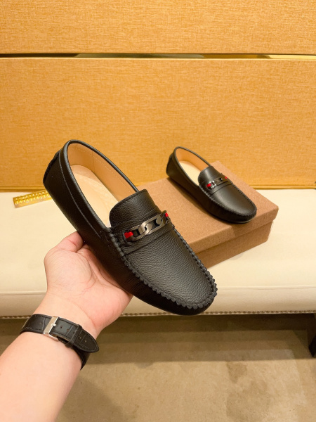 2025年9月22日入荷新品Ferragamoカジュアルシュ...