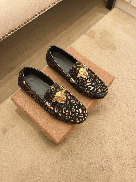 2025年9月22日入荷新品Versaceカジュアルシューズ...