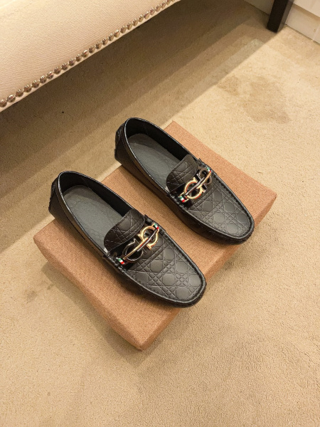 2025年9月22日入荷新品Ferragamoカジュアルシュ...