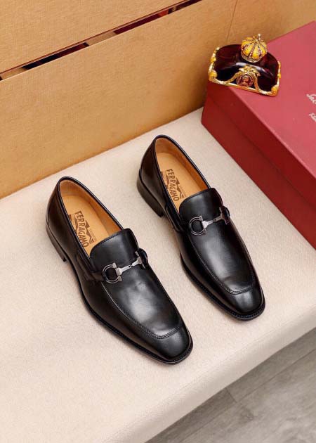 2025年9月22日入荷新品Ferragamoカジュアルシュ...