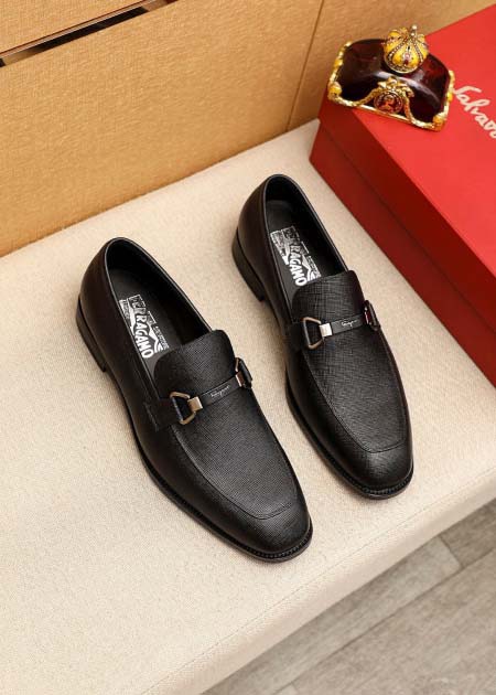 2025年9月22日入荷新品Ferragamoカジュアルシュ...