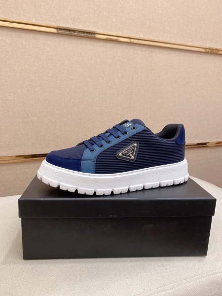 2025年9月22日入荷新品Pradaカジュアルシューズ/ス...