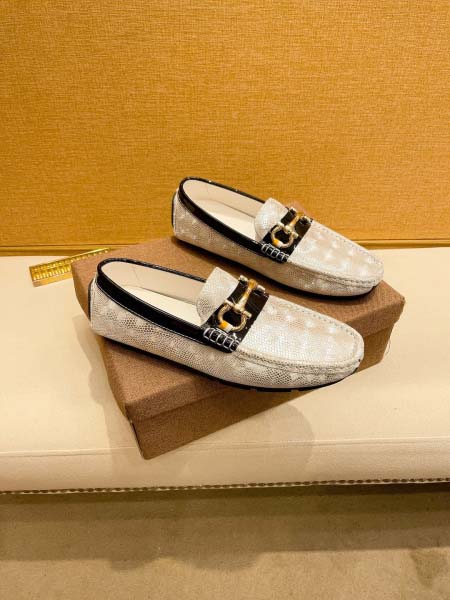2025年9月22日入荷新品Ferragamoカジュアルシュ...