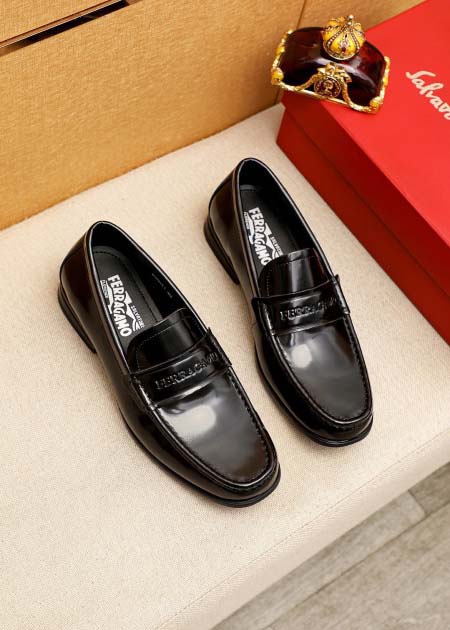 2025年9月23日入荷新品Ferragamoカジュアルシュ...