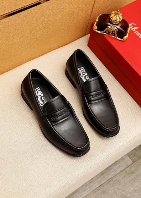 2025年9月23日入荷新品Ferragamoカジュアルシュ...