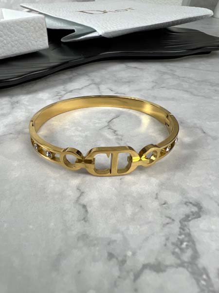 2025年9月25日入荷新品Dior腕輪/ブレスレットギフト...