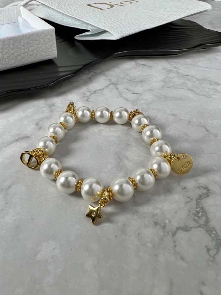 2025年9月25日入荷新品Diorブレスレットギフト/誕生...