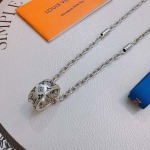 2025年9月26日入荷新品Louis Vuittonネックレスギフト/誕生日/記念品/アクセサリーxin工場