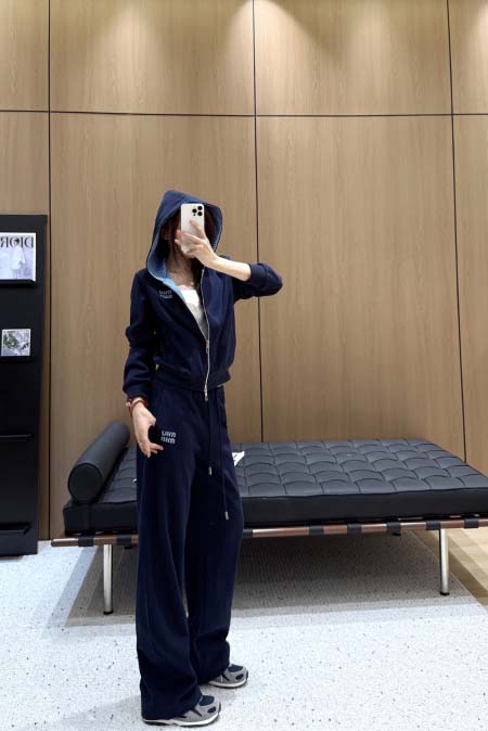 2025年9月26日入荷秋冬新作 miumiuセット上下ファ...