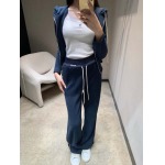 2025年9月26日入荷秋冬新作 miumiuジャケットファッション/誕生日プレゼント/贈り物 can工場