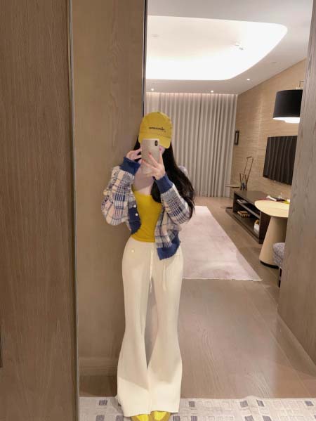 2025年9月26日入荷秋冬新作  ニットカーディガン  フ...