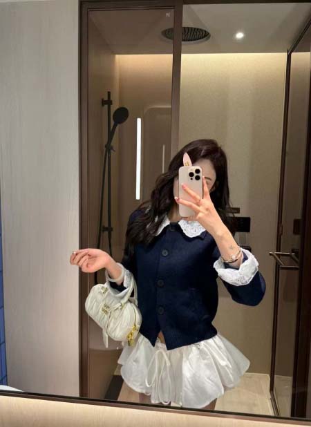 2025年9月26日入荷秋冬新作 miumiuニットのセータ...