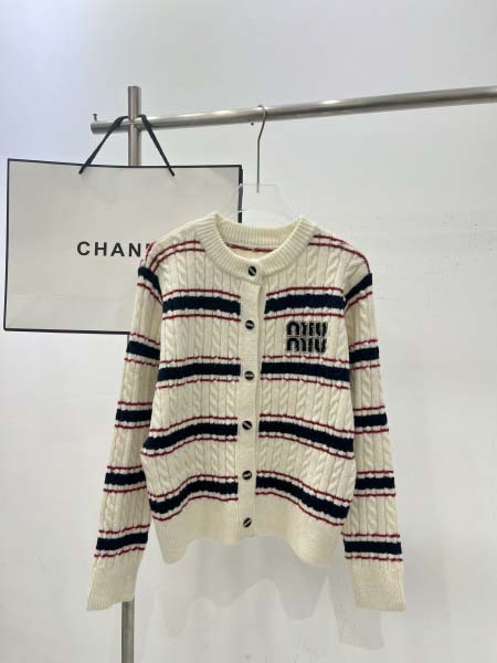 2025年9月26日入荷秋冬新作 miumiuニットのセータ...