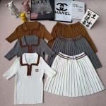 2025年9月26日入荷秋冬新作 miumiuニットのセーターファッション/誕生日プレゼント/贈り物 can工場