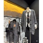 2025年9月26日入荷秋冬新作 miumiuニットのセーターファッション/誕生日プレゼント/贈り物 can工場