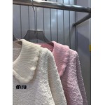 2025年9月26日入荷秋冬新作 miumiuニットのセーターファッション/誕生日プレゼント/贈り物 can工場