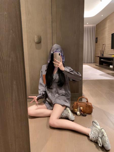 2025年9月27日入荷秋冬新作Loeweシャツファッション...