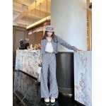 2025年9月27日入荷秋冬新作LOEWE長袖ファッション/誕生日プレゼント/贈り物 can工場