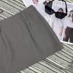 2025年9月27日入荷秋冬新作 miumiu背広ファッション/誕生日プレゼント/贈り物 can工場