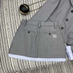 2025年9月27日入荷秋冬新作 miumiuジャケットファッション/誕生日プレゼント/贈り物 can工場