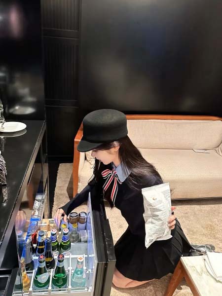 2025年9月27日入荷秋冬新作THOM BROWNEセータ...