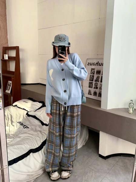 2025年9月27日入荷秋冬新作AMI ニットカーディガン ...