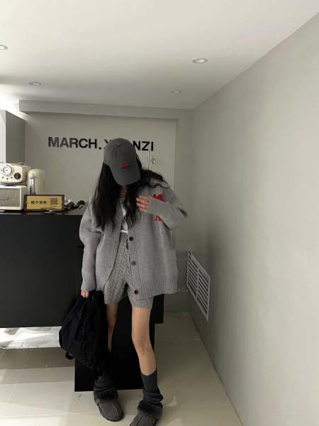 2025年9月27日入荷秋冬新作AMI ニットカーディガン ...