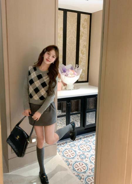 2025年9月27日入荷秋冬新作Pradaニットのセーターフ...