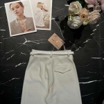 2025年9月27日入荷秋冬新作 miumiuジーパンファッション/誕生日プレゼント/贈り物 can工場