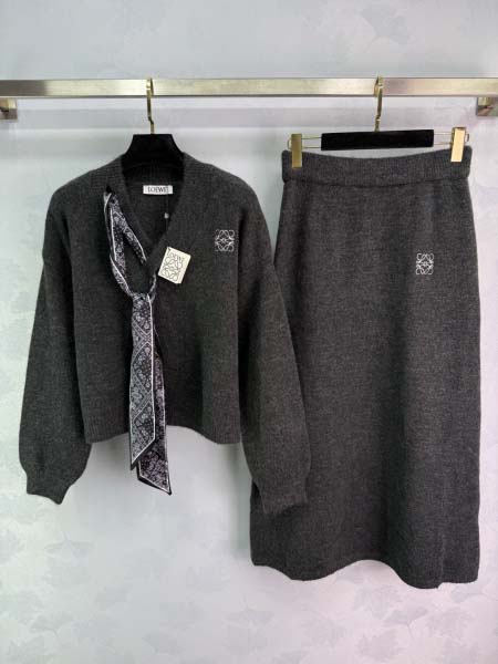 2025年9月28日入荷新作Loeweセットレディース服高級...