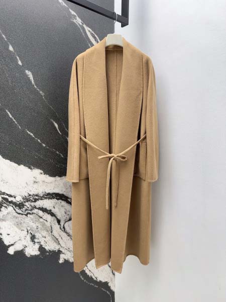 2025年9月29日入荷秋冬新作VALENTINOレディース...