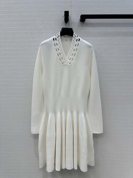 2025年9月29日入荷秋冬新作Alaiaレディース服原版復...