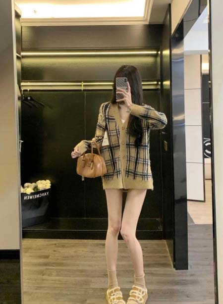 2025年9月30日入荷秋冬新作Burberryニット/セー...