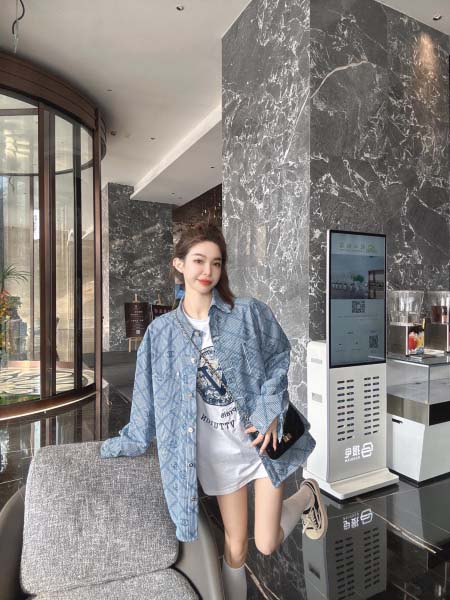 2025年9月30日入荷秋冬新作Chanel シャツですファ...