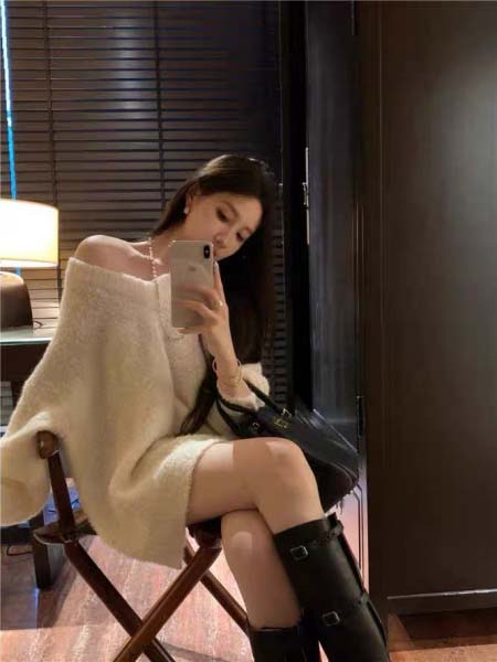 2025年9月30日入荷秋冬新作MiuMiu ニット/セータ...