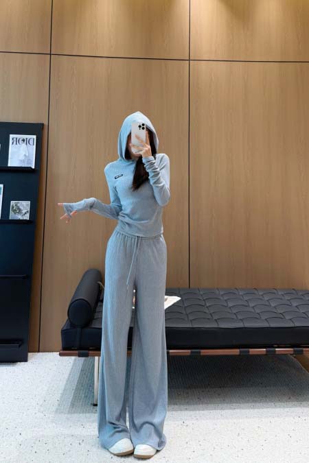 2025年9月30日入荷秋冬新作MiuMiuセットファッショ...