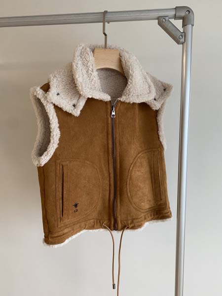 2025年9月30日入荷秋冬新作Dior ファッション/誕生...