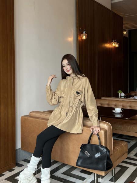 2025年9月30日入荷秋冬新作Pradaジャケット ファッ...