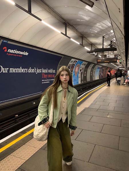 2025年10月13日入荷秋冬新作Vivienne ジャケットファッション/誕生日プレゼント/贈り物 can工場