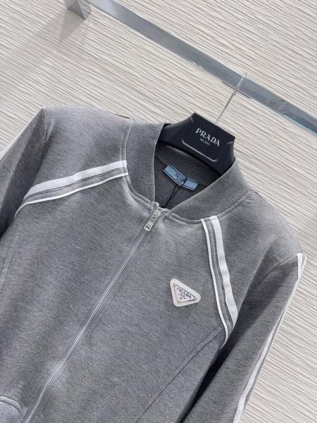 2025年10月14日入荷秋冬新作Pradaファッション/誕生日プレゼント/贈り物 can工場