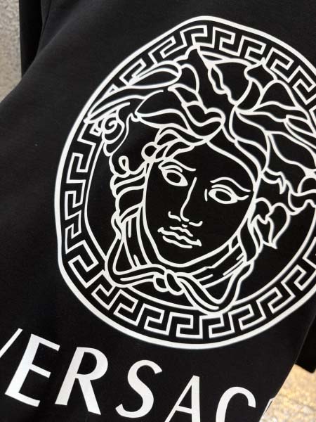 2025年10月26日入荷秋冬新作Versace長袖 Tシャツ高級品/MP工場
